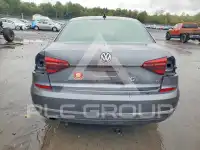 2017 Volkswagen Passat photo