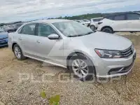 2017 Volkswagen Passat photo
