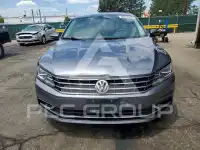 2017 Volkswagen Passat фото