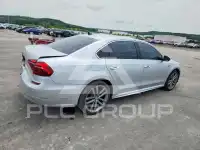 2017 Volkswagen Passat photo