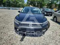 2017 Volkswagen Passat photo