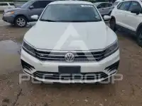 2017 Volkswagen Passat фото