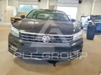 2017 Volkswagen Passat photo
