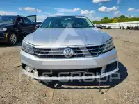 2017 Volkswagen Passat photo