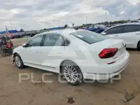 2017 Volkswagen Passat photo