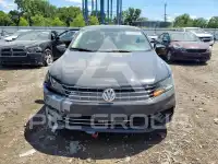 2017 Volkswagen Passat photo