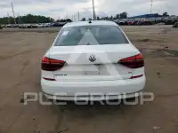 2017 Volkswagen Passat photo