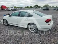 2017 Volkswagen Passat photo