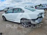 2017 Volkswagen Passat фото