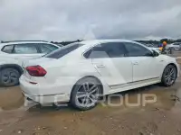 2017 Volkswagen Passat фото
