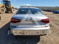 2017 Volkswagen Passat photo