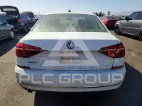 2017 Volkswagen Passat фото