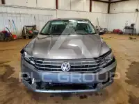 2017 Volkswagen Passat фото