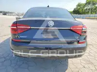 2017 Volkswagen Passat photo