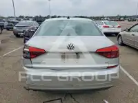 2017 Volkswagen Passat photo