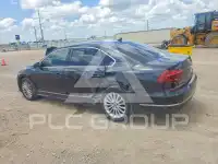2017 Volkswagen Passat photo