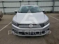 2017 Volkswagen Passat photo