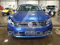 2017 Volkswagen Passat photo