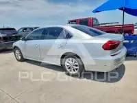 2017 Volkswagen Passat photo