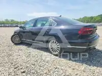 2017 Volkswagen Passat photo