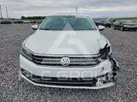 2017 Volkswagen Passat photo