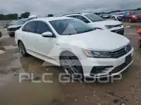 2017 Volkswagen Passat фото