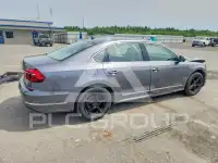 2017 Volkswagen Passat photo