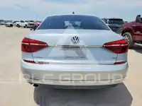2017 Volkswagen Passat photo