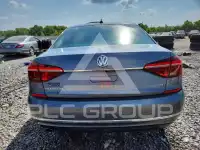 2017 Volkswagen Passat photo