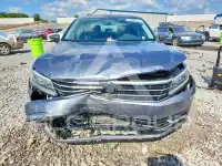 2017 Volkswagen Passat photo