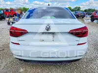 2017 Volkswagen Passat photo