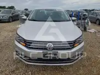 2017 Volkswagen Passat photo
