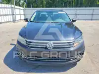 2017 Volkswagen Passat photo