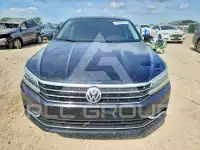 2017 Volkswagen Passat photo