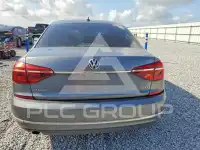 2017 Volkswagen Passat photo