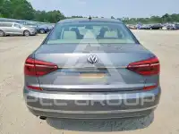 2017 Volkswagen Passat photo