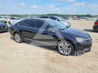 2017 Volkswagen Passat photo
