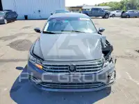 2017 Volkswagen Passat фото