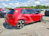 2017 Volkswagen GTI фото