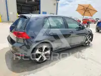 2017 Volkswagen GTI фото