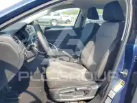 2017 Volkswagen Jetta photo