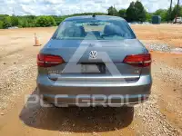 2017 Volkswagen Jetta фото