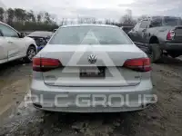 2017 Volkswagen Jetta фото
