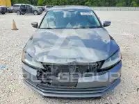2017 Volkswagen Jetta photo