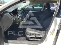2017 Volkswagen Jetta фото