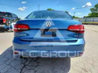 2017 Volkswagen Jetta фото