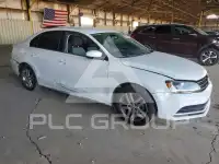 2017 Volkswagen Jetta photo