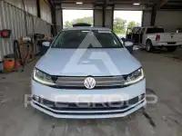 2017 Volkswagen Jetta фото