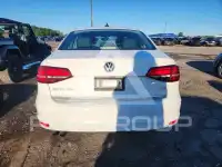 2017 Volkswagen Jetta photo