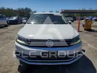2017 Volkswagen Jetta photo